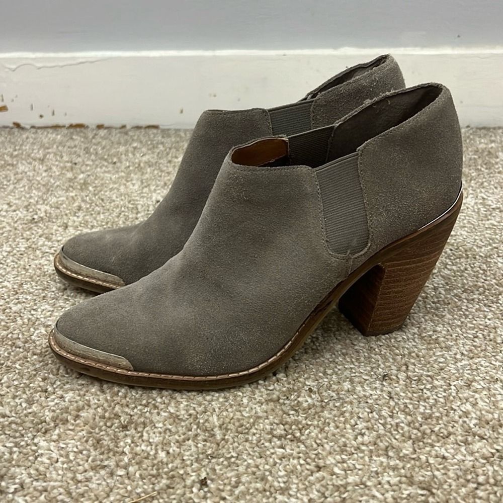 Dolce Vita Gray Faux Suede Boho Western Ankle Bootie Women's size 7.5